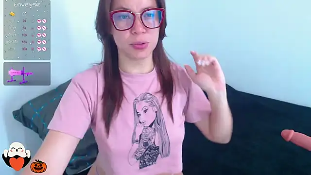 SharonR1 online show from 10-05-25, 09:13