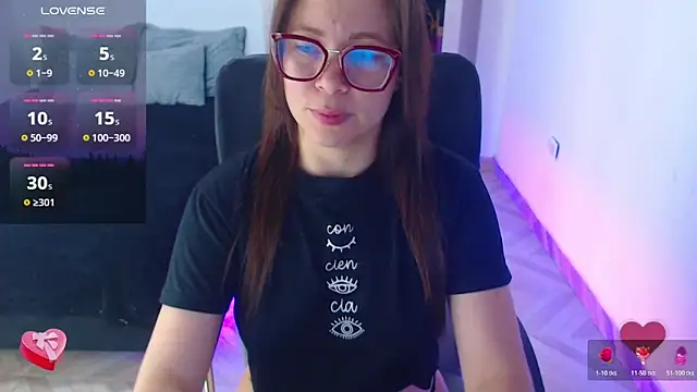 SharonR1 online show from 06-19-26, 10:46