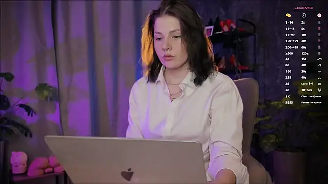 AnnaTrueno online show from 07-18-26, 06:01