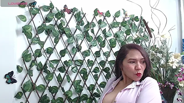 dannamomcerrat online show from 10-14-25, 12:22