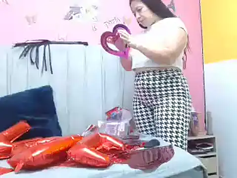 Snapshot of monickhot303av chatting on 02-14-25, 01:45 monickhot303av online show from 02-14-25, 01:45