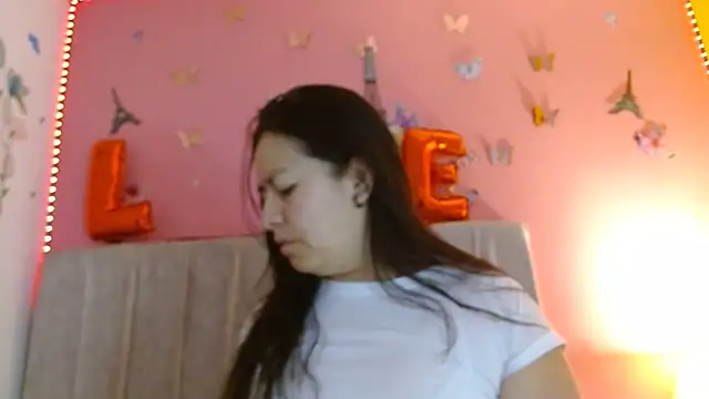 Snapshot of monickhot303av chatting on 02-28-25, 03:37 monickhot303av online show from 02-28-25, 03:37