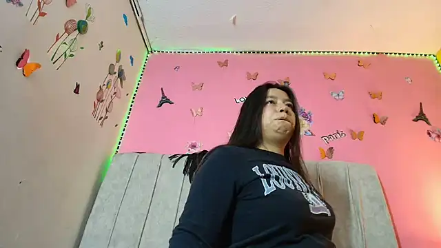 Snapshot of monickhot303av chatting on 03-21-25, 03:44 monickhot303av online show from 03-21-25, 03:44