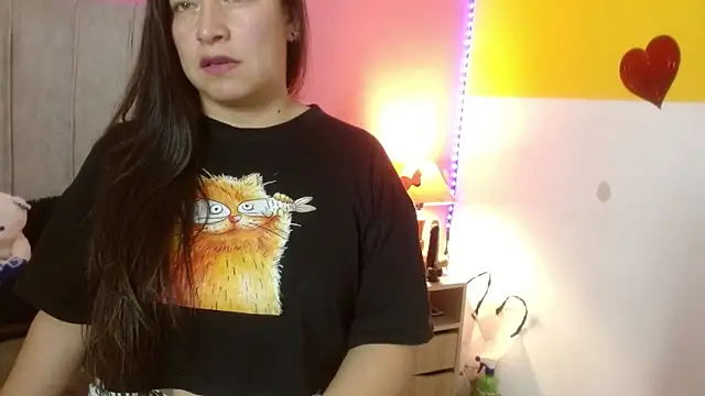 Snapshot of monickhot303av chatting on 09-11-25, 03:28 monickhot303av online show from 09-11-25, 03:28