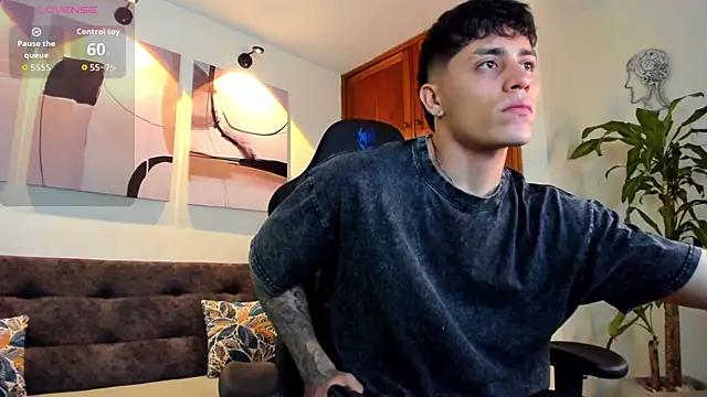 Snapshot of _joansoto chatting on 11-03-25, 06:53 joansoto online show from 11-03-25, 06:53