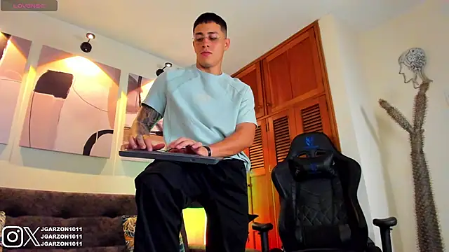 Snapshot of _joansoto chatting on 02-18-26, 12:45 joansoto online show from 02-18-26, 12:45