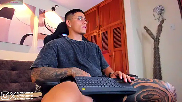 Snapshot of _joansoto chatting on 02-19-26, 12:56 joansoto online show from 02-19-26, 12:56