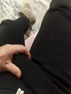 Snapshot of ssikerek23 chatting on 12-18-25, 12:06 ssikerek23 online show from 12-18-25, 12:06