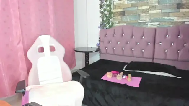 Snapshot of elizabeth_mature23 chatting on 12-07-24, 01:29 elizabeth mature23 online show from 12-07-24, 01:29