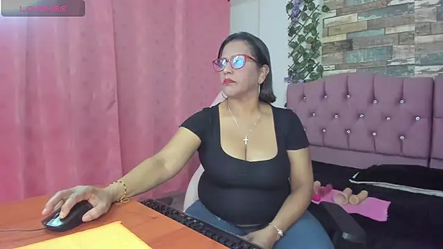 Snapshot of elizabeth_mature23 chatting on 12-22-24, 01:00 elizabeth mature23 online show from 12-22-24, 01:00