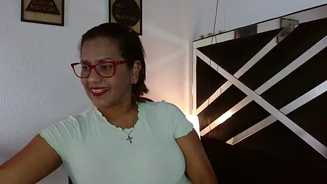 Snapshot of elizabeth_mature23 chatting on 09-09-25, 12:37 elizabeth mature23 online show from 09-09-25, 12:37