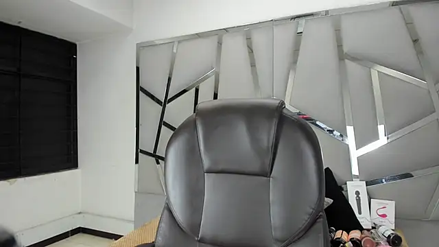 Catherinee69 x online show from 06-04-26, 03:56