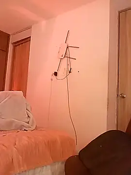 Snapshot of FREYJA- chatting on 02-09-25, 07:52 FREYJA- online show from 02-09-25, 07:52