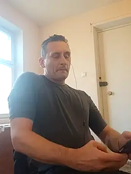 Snapshot of Viause_Kentauelle chatting on 02-17-25, 01:32 Viause Kentauelle online show from 02-17-25, 01:32