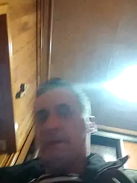 Snapshot of Viause_Kentauelle chatting on 02-19-25, 08:44 Viause Kentauelle online show from 02-19-25, 08:44