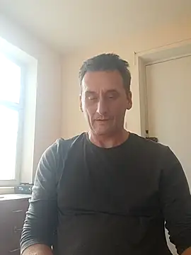 Snapshot of Viause_Kentauelle chatting on 03-08-25, 10:22 Viause Kentauelle online show from 03-08-25, 10:22