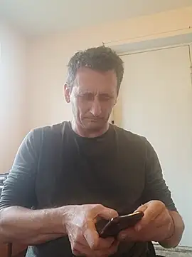 Snapshot of Viause_Kentauelle chatting on 03-17-25, 11:53 Viause Kentauelle online show from 03-17-25, 11:53