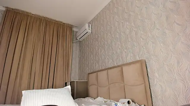 heyheyneko online show from 10-20-25, 01:33