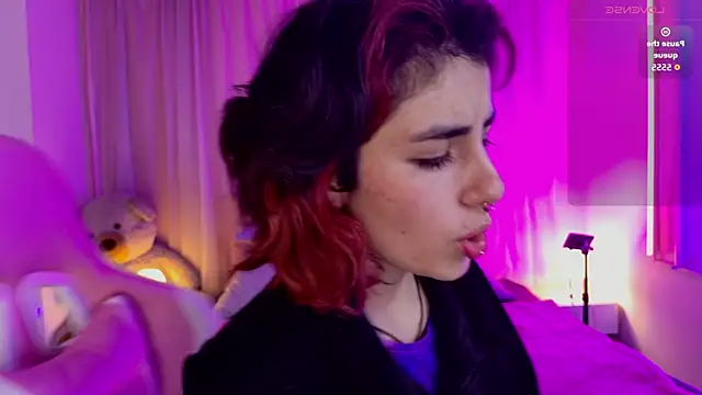 Snapshot of _Artemisa_X chatting on 09-24-25, 12:52 Artemisa X online show from 09-24-25, 12:52