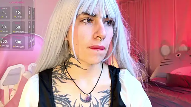 Snapshot of _Artemisa_X chatting on 10-14-25, 01:12 Artemisa X online show from 10-14-25, 01:12