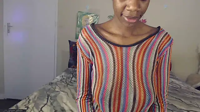 Snapshot of Blacktittiex02 chatting on 11-18-25, 04:44 Blacktittiex02 online show from 11-18-25, 04:44