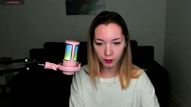 Snapshot of MiaThaine chatting on 12-28-24, 09:19 MiaThaine online show from 12-28-24, 09:19