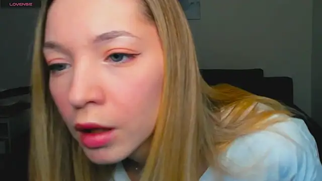 Snapshot of MiaThaine chatting on 01-02-25, 01:06 MiaThaine online show from 01-02-25, 01:06