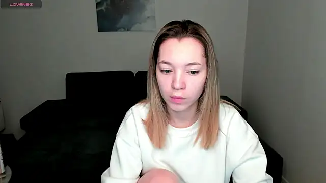 Snapshot of MiaThaine chatting on 01-07-25, 12:55 MiaThaine online show from 01-07-25, 12:55