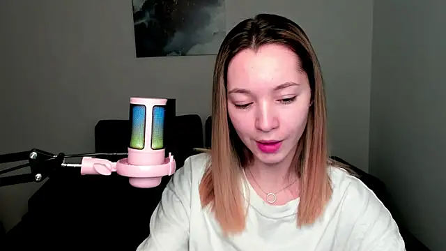 Snapshot of MiaThaine chatting on 01-13-25, 11:38 MiaThaine online show from 01-13-25, 11:38