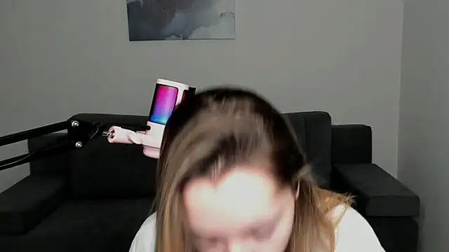 Snapshot of MiaThaine chatting on 01-31-25, 12:28 MiaThaine online show from 01-31-25, 12:28