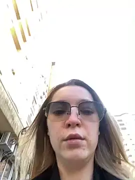 Snapshot of MiaThaine chatting on 02-10-25, 12:29 MiaThaine online show from 02-10-25, 12:29