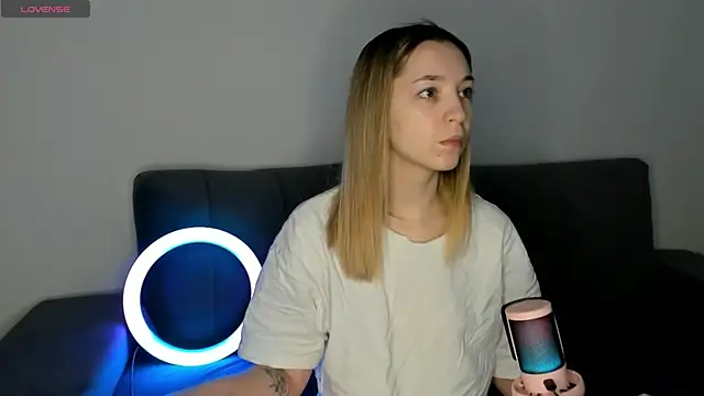 Snapshot of MiaThaine chatting on 02-12-25, 01:59 MiaThaine online show from 02-12-25, 01:59