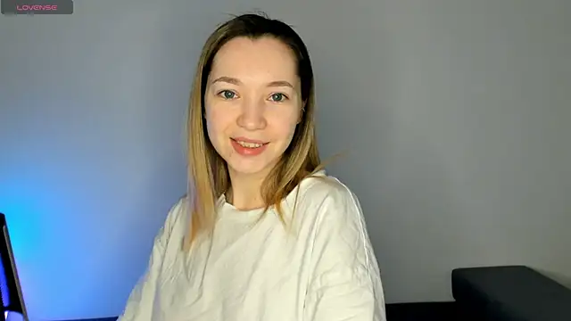 Snapshot of MiaThaine chatting on 02-13-25, 01:19 MiaThaine online show from 02-13-25, 01:19