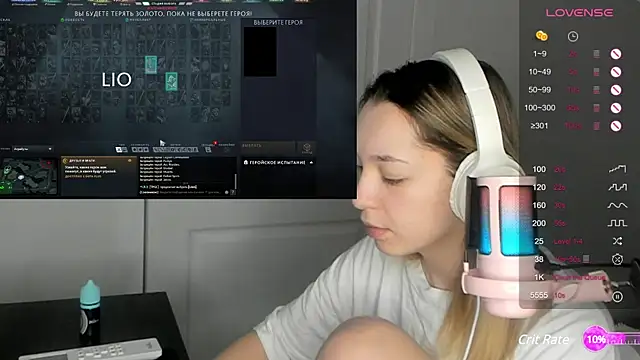 Snapshot of MiaThaine chatting on 02-19-25, 07:16 MiaThaine online show from 02-19-25, 07:16