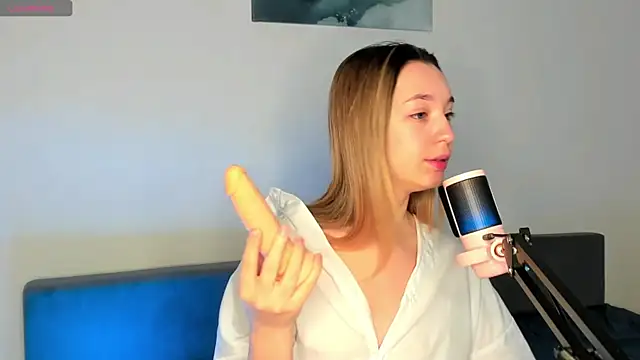 Snapshot of MiaThaine chatting on 02-28-25, 01:58 MiaThaine online show from 02-28-25, 01:58