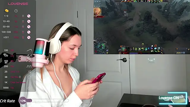 Snapshot of MiaThaine chatting on 03-01-25, 04:11 MiaThaine online show from 03-01-25, 04:11