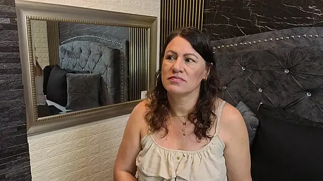 charlotte  G online show from 03-12-26, 10:54