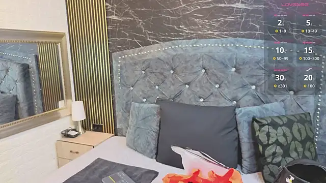 charlotte  G online show from 04-10-26, 11:15