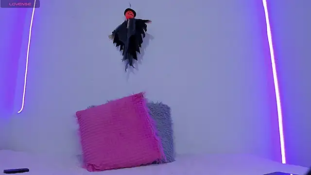 Snapshot of liz_25b chatting on 10-30-25, 04:03 liz 25b online show from 10-30-25, 04:03