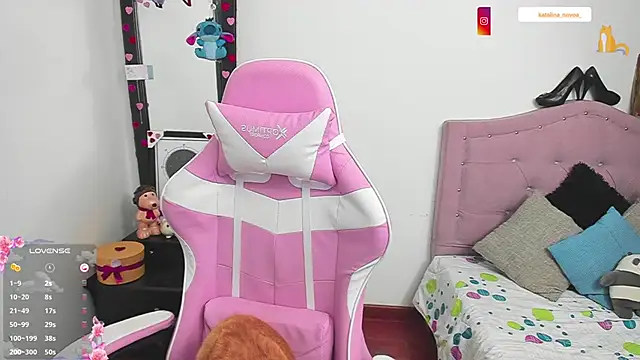 Katalina novoa online show from 03-15-26, 02:39