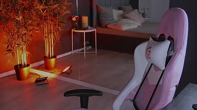 Snapshot of shayblonde chatting on 01-08-25, 09:55 shayblonde online show from 01-08-25, 09:55