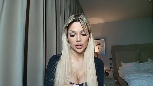 Snapshot of shayblonde chatting on 03-20-26, 07:30 shayblonde online show from 03-20-26, 07:30