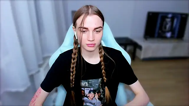 Snapshot of StellaLawless chatting on 02-20-25, 11:54 StellaLawless online show from 02-20-25, 11:54