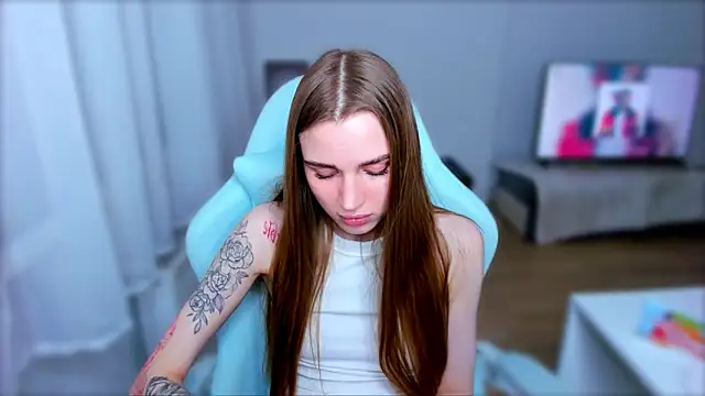 Snapshot of StellaLawless chatting on 03-06-25, 02:19 StellaLawless online show from 03-06-25, 02:19