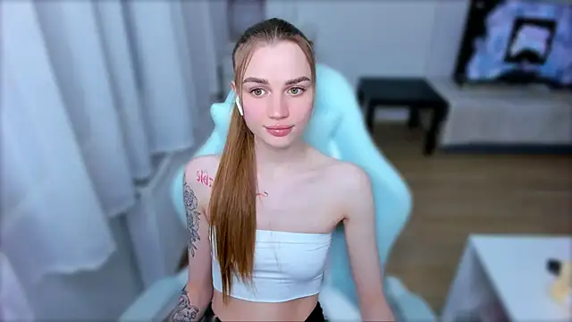 Snapshot of StellaLawless chatting on 03-11-25, 10:09 StellaLawless online show from 03-11-25, 10:09