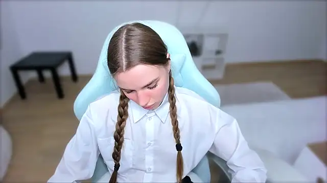 Snapshot of StellaLawless chatting on 03-15-25, 12:15 StellaLawless online show from 03-15-25, 12:15