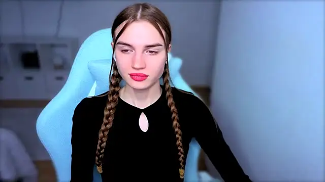 Snapshot of StellaLawless chatting on 09-20-25, 10:22 StellaLawless online show from 09-20-25, 10:22