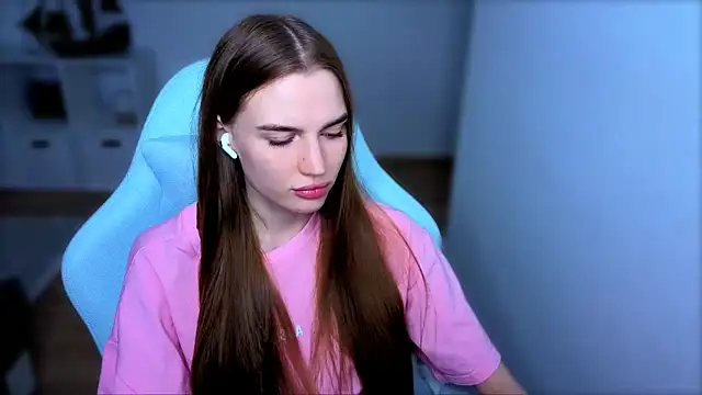 Snapshot of StellaLawless chatting on 10-01-25, 08:15 StellaLawless online show from 10-01-25, 08:15