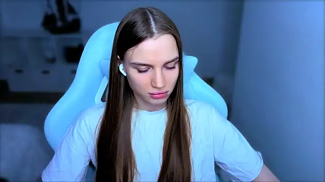 Snapshot of StellaLawless chatting on 10-14-25, 08:20 StellaLawless online show from 10-14-25, 08:20