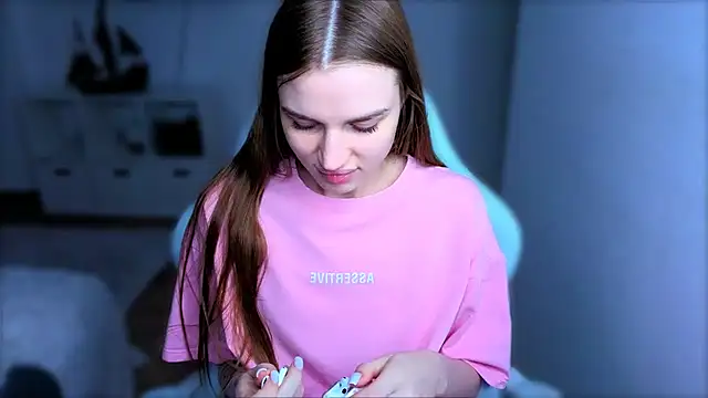 Snapshot of StellaLawless chatting on 10-18-25, 01:56 StellaLawless online show from 10-18-25, 01:56